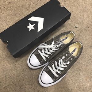 Converse - BRAND NEW
